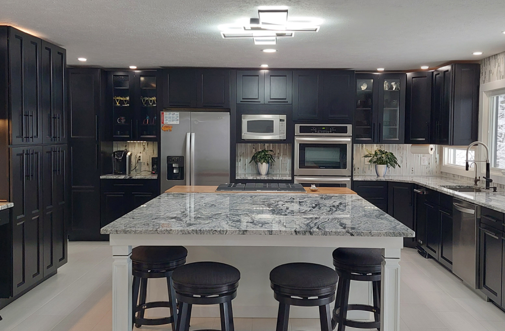 Quartz Countertop & Kitchen Cabinet Installation in Willoughby, OH