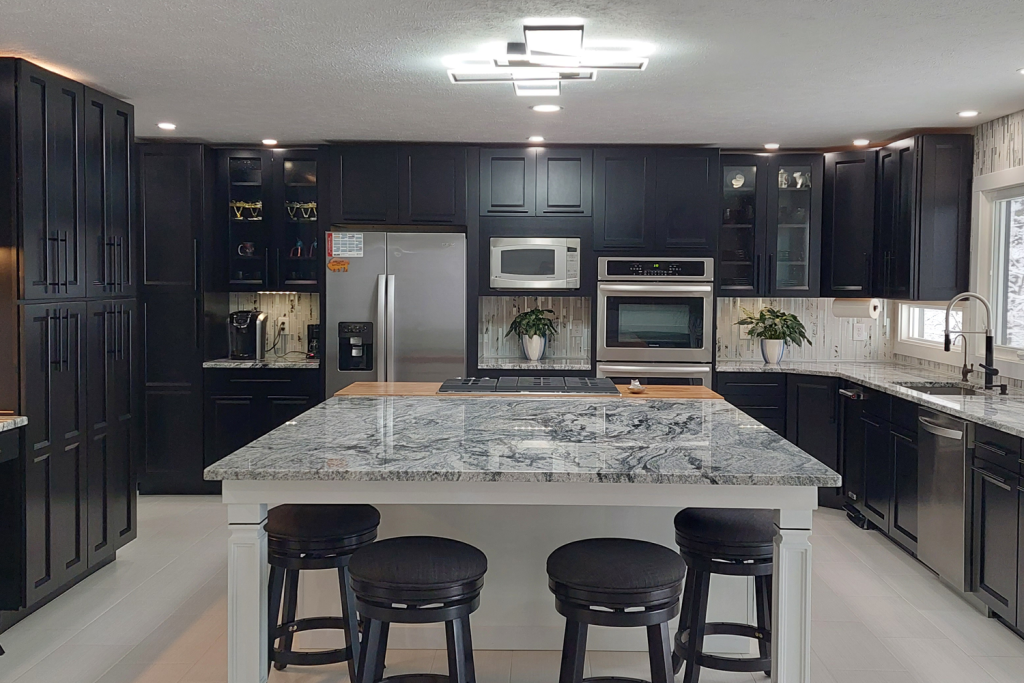 Quartz Countertop & Kitchen Cabinet Installation in Willoughby, OH