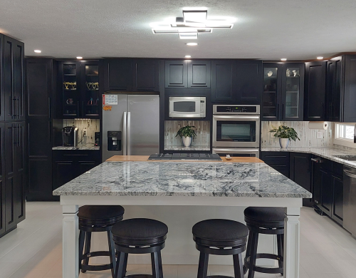 Quartz Countertop & Kitchen Cabinet Installation in Willoughby, OH