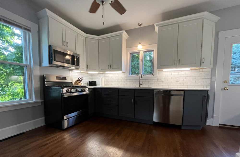 Kitchen Cabinet & Quartz Countertop Installation in Painsville, OH