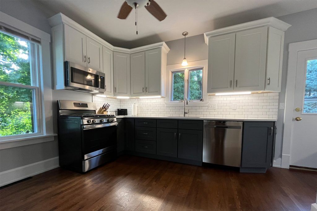 Kitchen Cabinet & Quartz Countertop Installation in Painsville, OH